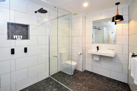 Hotel Grand Chancellor Townsville - Sunshine Coast Tourism 6
