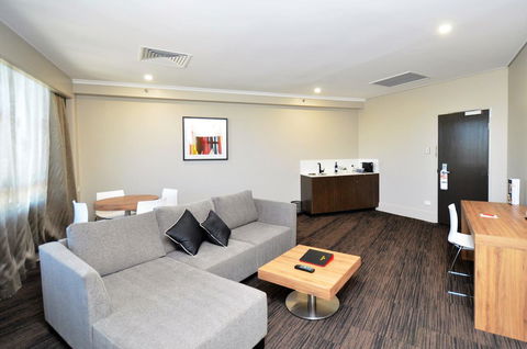 Hotel Grand Chancellor Townsville - Sunshine Coast Tourism 2
