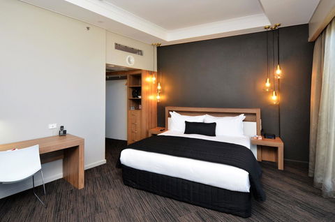Hotel Grand Chancellor Townsville - Sunshine Coast Tourism 4