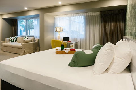 Pacific Hotel Cairns - Sunshine Coast Tourism 20