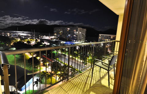 Pacific Hotel Cairns - Sunshine Coast Tourism 37