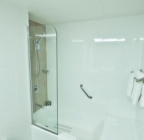 Pacific Hotel Cairns - Sunshine Coast Tourism 36