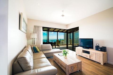 Whitsunday Reflections - Sunshine Coast Tourism 12