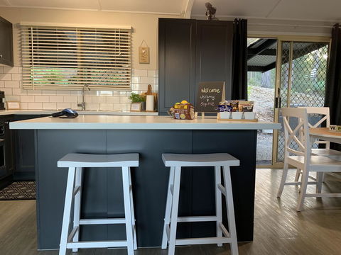 Bed & Breakfast 1 Bedroom Guest House - Sunshine Coast Tourism 12