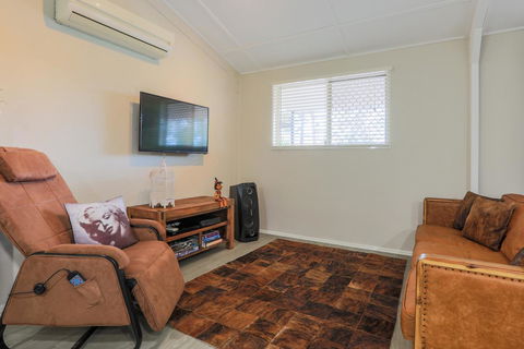 Bed & Breakfast 1 Bedroom Guest House - Sunshine Coast Tourism 24