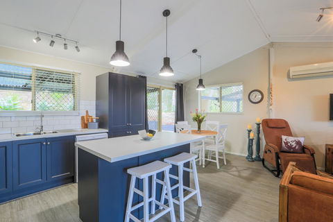 Bed & Breakfast 1 Bedroom Guest House - Sunshine Coast Tourism 9
