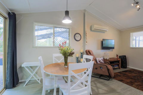 Bed & Breakfast 1 Bedroom Guest House - Sunshine Coast Tourism 23