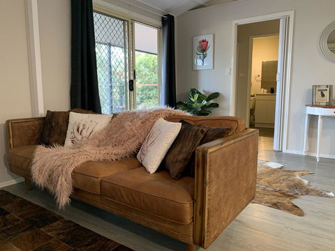 Bed & Breakfast 1 Bedroom Guest House - Sunshine Coast Tourism 27