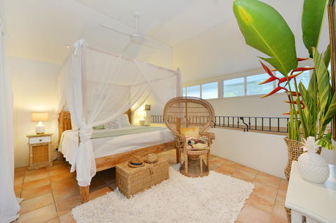 [ ANDY'S BEACH HOUSE ] - Sunshine Coast Tourism 1