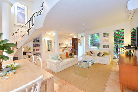 [ ANDY'S BEACH HOUSE ] - Sunshine Coast Tourism 13