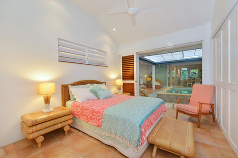 [ ANDY'S BEACH HOUSE ] - Sunshine Coast Tourism 25