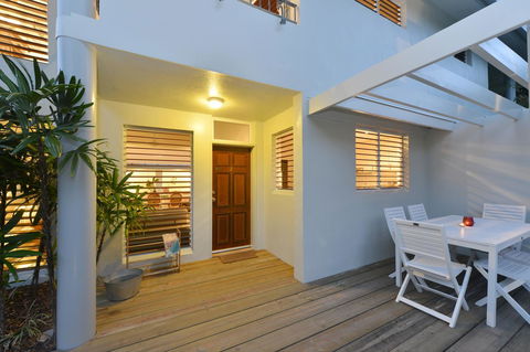[ ANDY'S BEACH HOUSE ] - Sunshine Coast Tourism 7