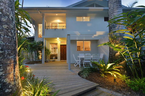 [ ANDY'S BEACH HOUSE ] - Sunshine Coast Tourism 6