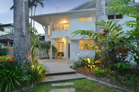 [ ANDY'S BEACH HOUSE ] - Sunshine Coast Tourism 9
