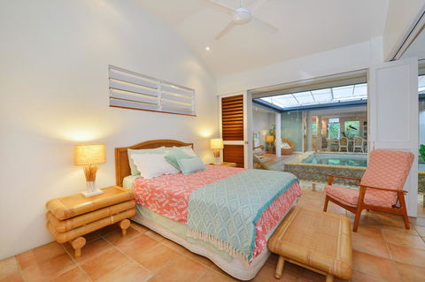 [ ANDY'S BEACH HOUSE ] - Sunshine Coast Tourism 24