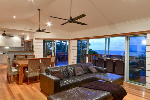 Bella Vista On Nara Pets Welcome - Sunshine Coast Tourism 10