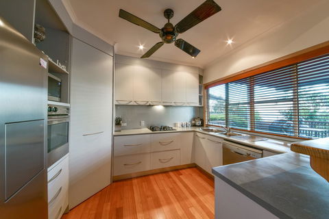 Bella Vista On Nara Pets Welcome - Sunshine Coast Tourism 18