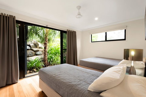 Shorelines - Sunshine Coast Tourism 9
