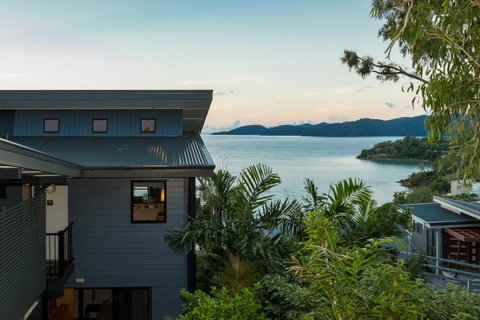 Shorelines - Sunshine Coast Tourism 24