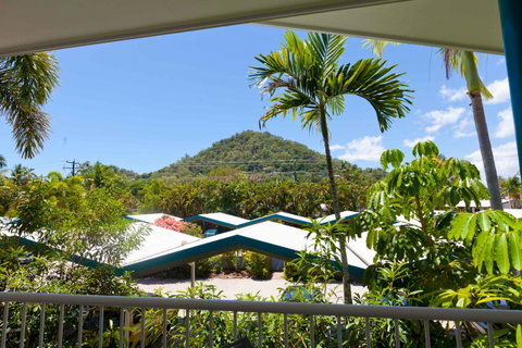 Trinity Beach Pacific - Sunshine Coast Tourism 23
