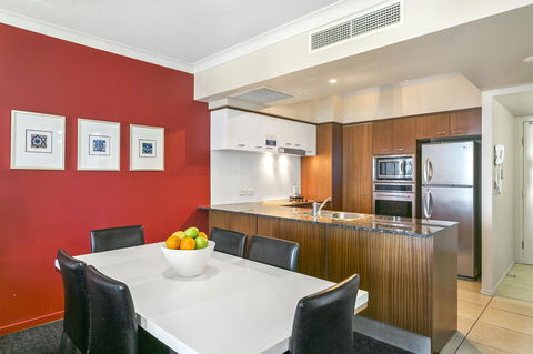 Mantra Towers Of Chevron - Sunshine Coast Tourism 19
