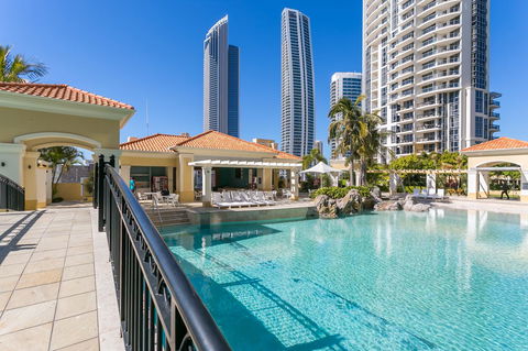 Mantra Towers Of Chevron - Sunshine Coast Tourism 11
