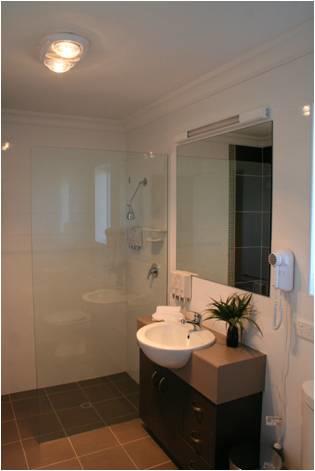 Drovers Motor Inn - Sunshine Coast Tourism 0