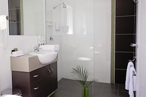 Drovers Motor Inn - Sunshine Coast Tourism 13