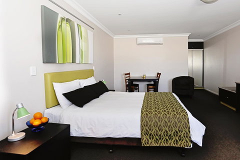 Drovers Motor Inn - Sunshine Coast Tourism 9