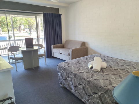 Dalby Manor Motor Inn - Sunshine Coast Tourism 1