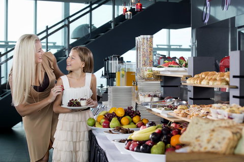Q1 Resort & Spa - Official - Sunshine Coast Tourism 21