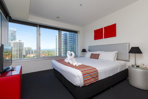 Q1 Resort & Spa - Official - Sunshine Coast Tourism 9