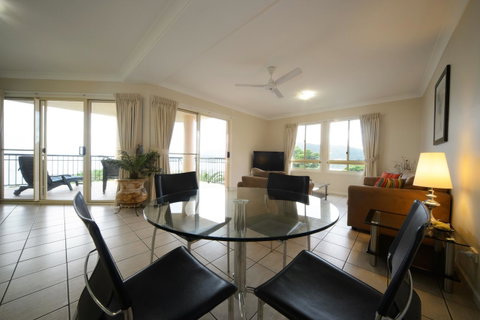 Martinique Whitsunday Resort - Sunshine Coast Tourism 40
