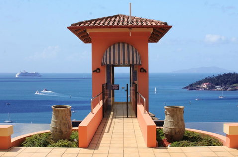 Martinique Whitsunday Resort - Sunshine Coast Tourism 1