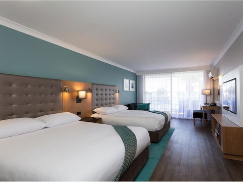 Sea World Resort - Sunshine Coast Tourism 1