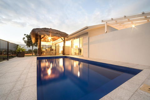 Whitsunday Luxury Homes - Sunshine Coast Tourism 0