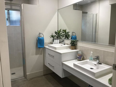 Whitsunday Luxury Homes - Sunshine Coast Tourism 13