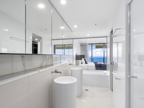 Oracle Resort Broadbeach - Gclr - Sunshine Coast Tourism 24