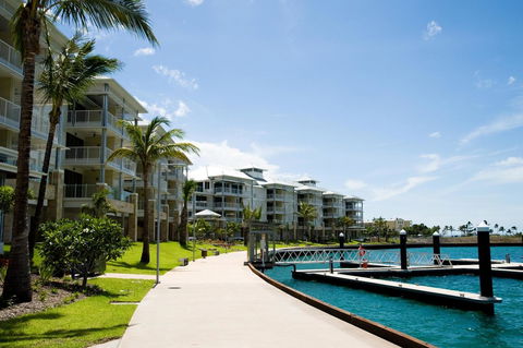The Boathouse Apartments - Sunshine Coast Tourism 24