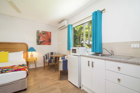 Port Douglas Motel - Sunshine Coast Tourism 38