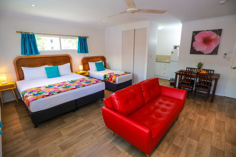 Port Douglas Motel - Sunshine Coast Tourism 2