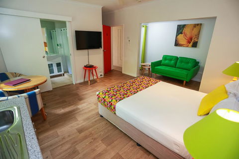 Port Douglas Motel - Sunshine Coast Tourism 14