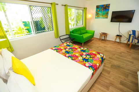 Port Douglas Motel - Sunshine Coast Tourism 9