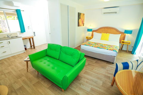 Port Douglas Motel - Sunshine Coast Tourism 12