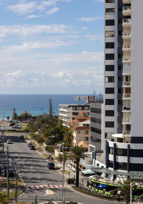 Qube Broadbeach - Sunshine Coast Tourism 8