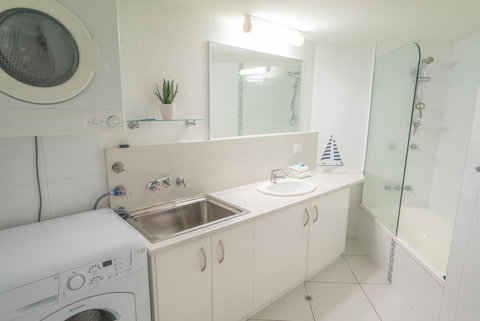 Mandolin Beachfront Resort - Sunshine Coast Tourism 25