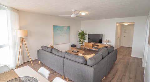 Mandolin Beachfront Resort - Sunshine Coast Tourism 21