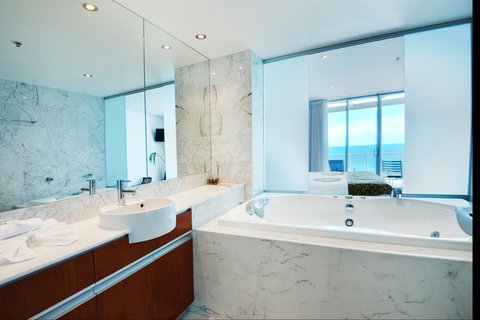 Reflections Tower Two - Sunshine Coast Tourism 2