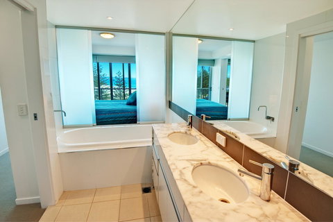 Reflections Tower Two - Sunshine Coast Tourism 14