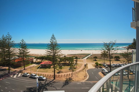 Reflections Tower Two - Sunshine Coast Tourism 6